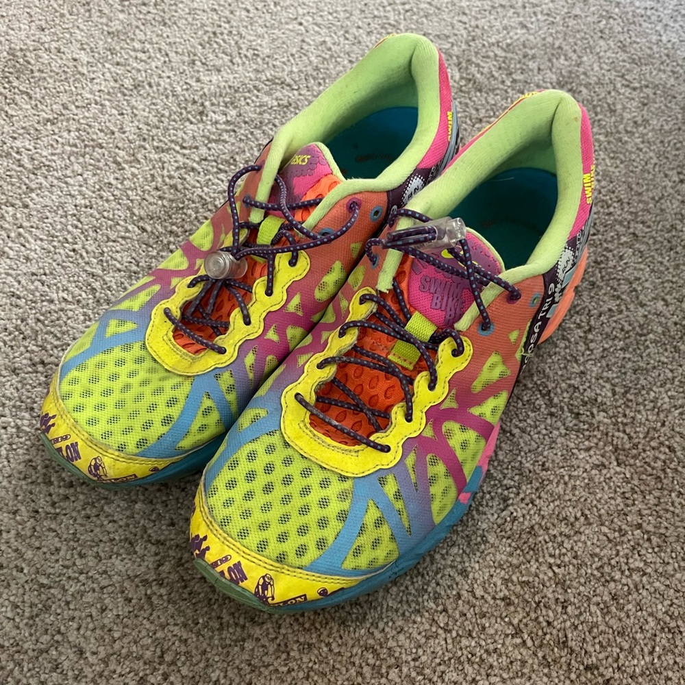 Gently used ASICS gel noosa tri 9